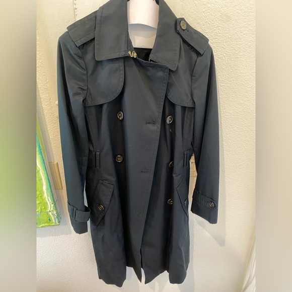 New without tags, Banana Republic Woman’s Black Classic Trench Coat with pockets - Picture 2 of 15